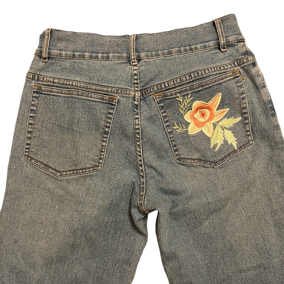 Very Vera Floral Embroidered Womens Bootcut Size 8P Jeans - Picture 6 of 6